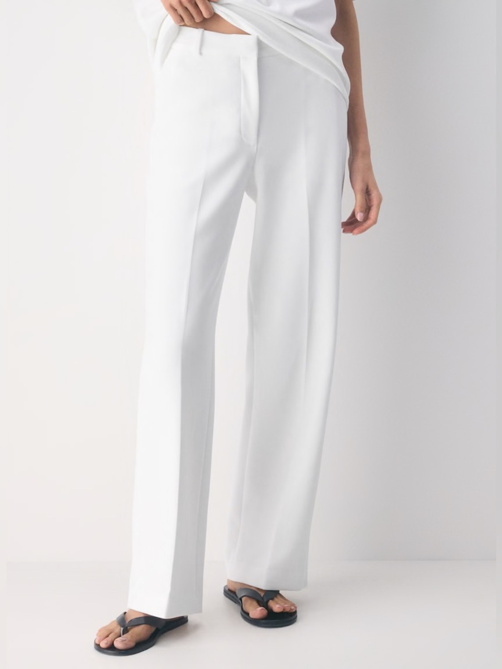 Aritzia Babaton Agency Pant Trouser in White 2